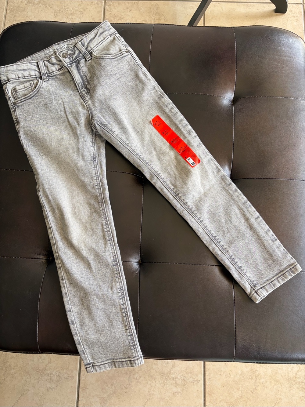 NWT Denim & Co Light Gray Slim Jeans - Straight Leg Size 6/7 (122cms)